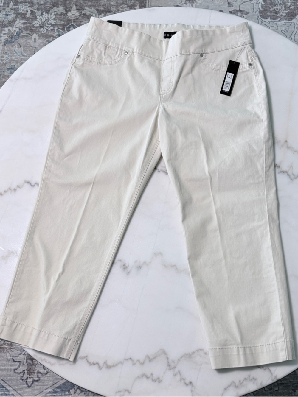 Da-sh Cream colored Pull-On Capri Pants   |  Size 12 NWT